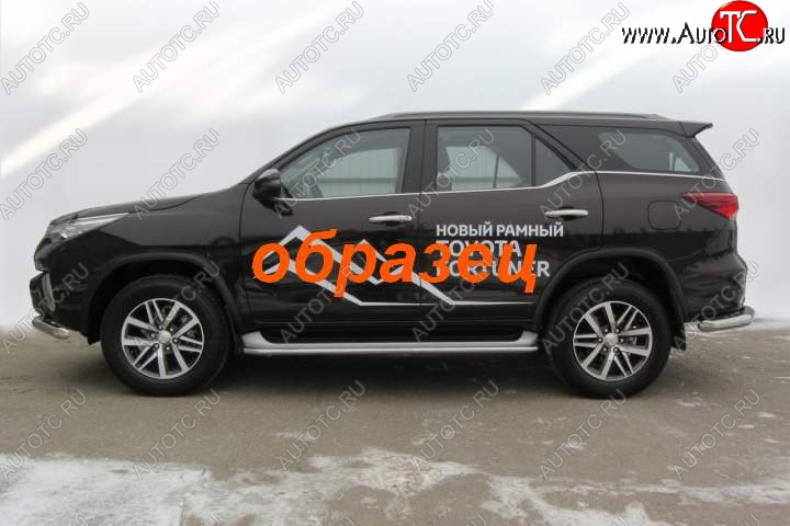 10 999 р. Защита порогов (Ø42 мм, с полимерным покрытием) Slitkoff Toyota Fortuner AN160 дорестайлинг (2015-2020) (Цвет: серебристый)  с доставкой в г. Керчь