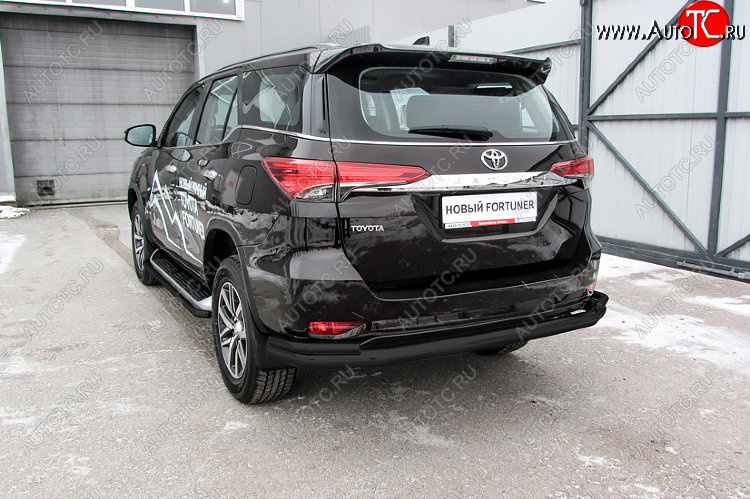 15 899 р. Защита заднего бампера Slitkoff (Ø 76+42, двойная, уголки)  Toyota Fortuner  AN160 (2015-2020) дорестайлинг (Сталь с полимерным покрытием. Цвет: черный)  с доставкой в г. Керчь