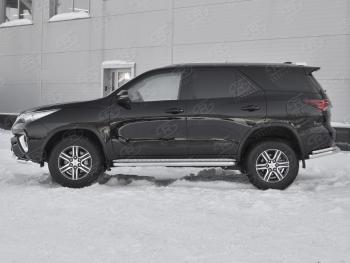 32 849 р. Защита порогов (труба d63 мм с листом) SLITKOFF Toyota Fortuner AN160 дорестайлинг (2015-2020) (Лист алюминий/профиль нержавейка)  с доставкой в г. Керчь. Увеличить фотографию 3
