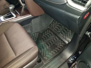 1 999 р. Комплект ковриков в салон Aileron 3D Toyota Fortuner AN160 дорестайлинг (2015-2020)  с доставкой в г. Керчь. Увеличить фотографию 2