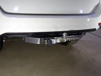 Фаркоп (тягово-сцепное устройство) TCC (надпись Toyota) Toyota Fortuner  AN160 (2015-2020) дорестайлинг (оцинкованный, шар F)