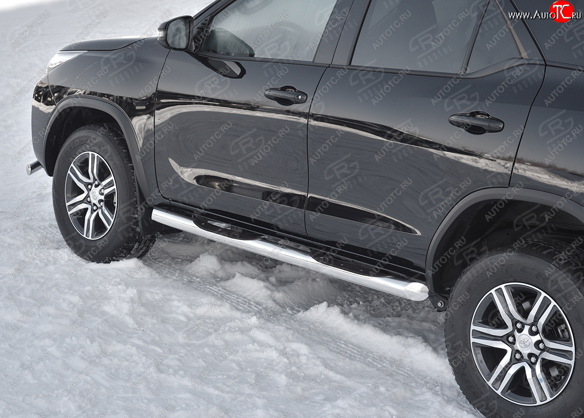 24 549 р. Защита порогов (Ø76 мм, с проступью) SLITKOFF  Toyota Fortuner  AN160 (2020-2025) рестайлинг (торцы со скосами 45°, полированная нержавейка)  с доставкой в г. Керчь