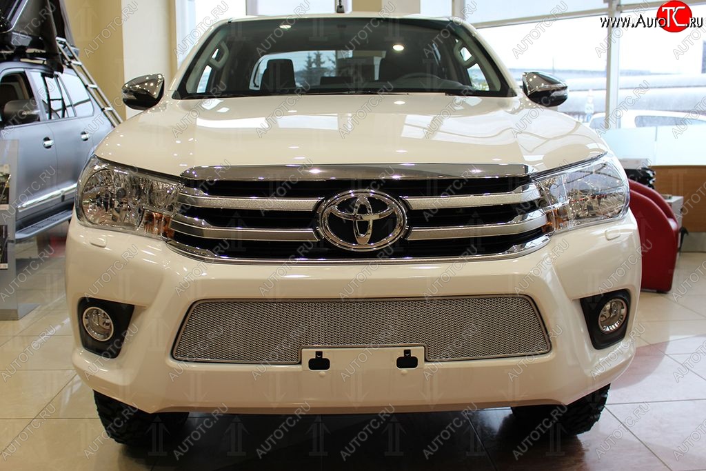 1 569 р. Защитная решётка в воздуховод автомобиля Russtal (хром) Toyota Hilux AN120 дорестайлинг (2016-2020)  с доставкой в г. Керчь