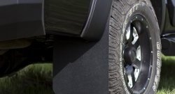 Брызговики под расширители колесных арок с выносом 25 мм RA Toyota Hilux  AN120 (2016-2020) дорестайлинг