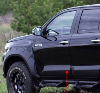 Молдинг двери RA (передний левый) Toyota Hilux  AN120 (2016-2020) дорестайлинг (Поверхность шагрень)