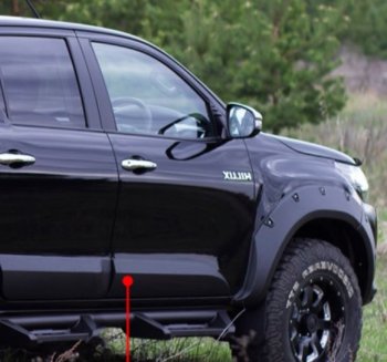 Молдинг двери RA (передний правый) Toyota Hilux  AN120 (2016-2020) дорестайлинг