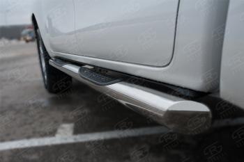 Защита порогов (Ø76 мм с накладками, BLACK ONYX) SLITKOFF Toyota Hilux  AN120 (2020-2025) 2-ой рестайлинг (срез на торцах 45°, полированная нержавейка)
