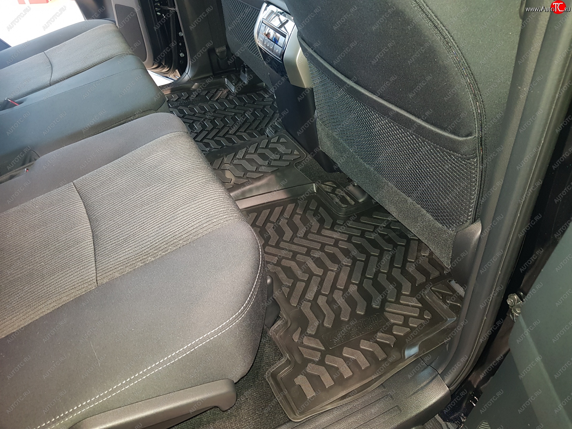 1 989 р. Комплект ковриков в салон Aileron 3D (с подпятником)  Toyota Land Cruiser Prado  J150 (2017-2020) 2-ой рестайлинг  с доставкой в г. Керчь