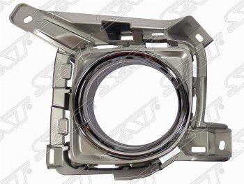 Левая рамка противотуманной фары SAT Toyota Land Cruiser  200 (2012-2015) 1-ый рестайлинг