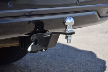 15 989 р. Фаркоп Petroil Tuning (съемный квадрат)  Toyota Land Cruiser  200 (2015-2021) 2-ой рестайлинг  с доставкой в г. Керчь. Увеличить фотографию 3