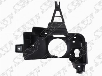 Левая рамка противотуманной фары SAT Toyota Land Cruiser  200 (2007-2012) дорестайлинг