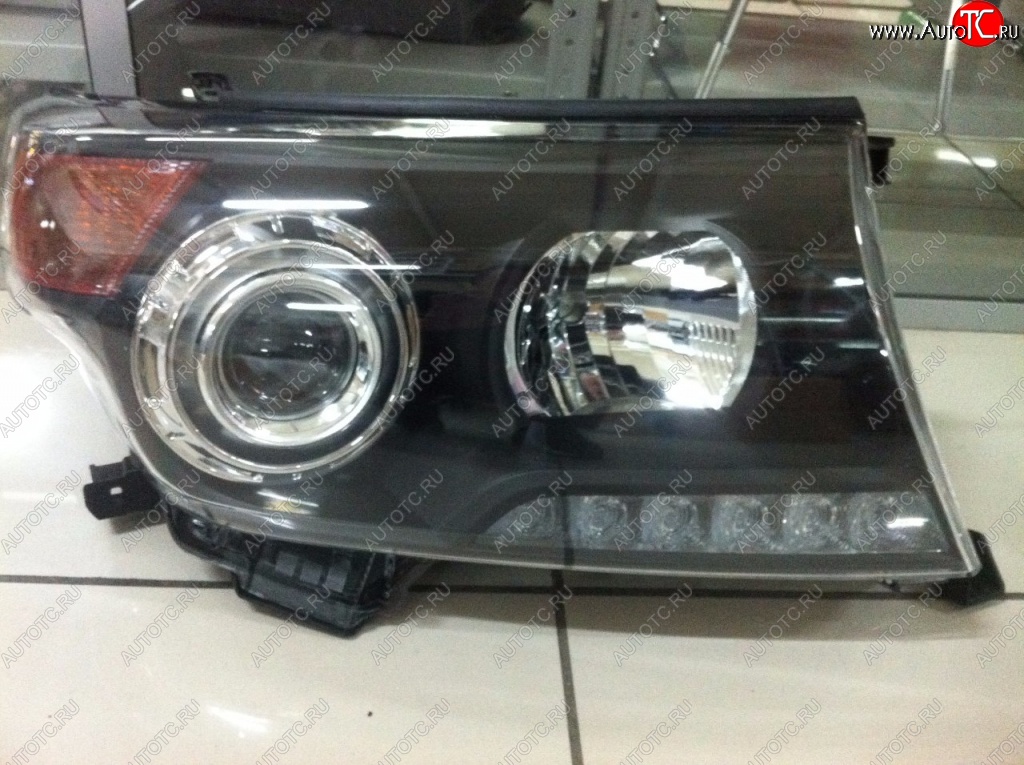 9 999 р. Правая фара SAT (чёрная Brownstone) Toyota Land Cruiser 200 дорестайлинг (2007-2012)  с доставкой в г. Керчь
