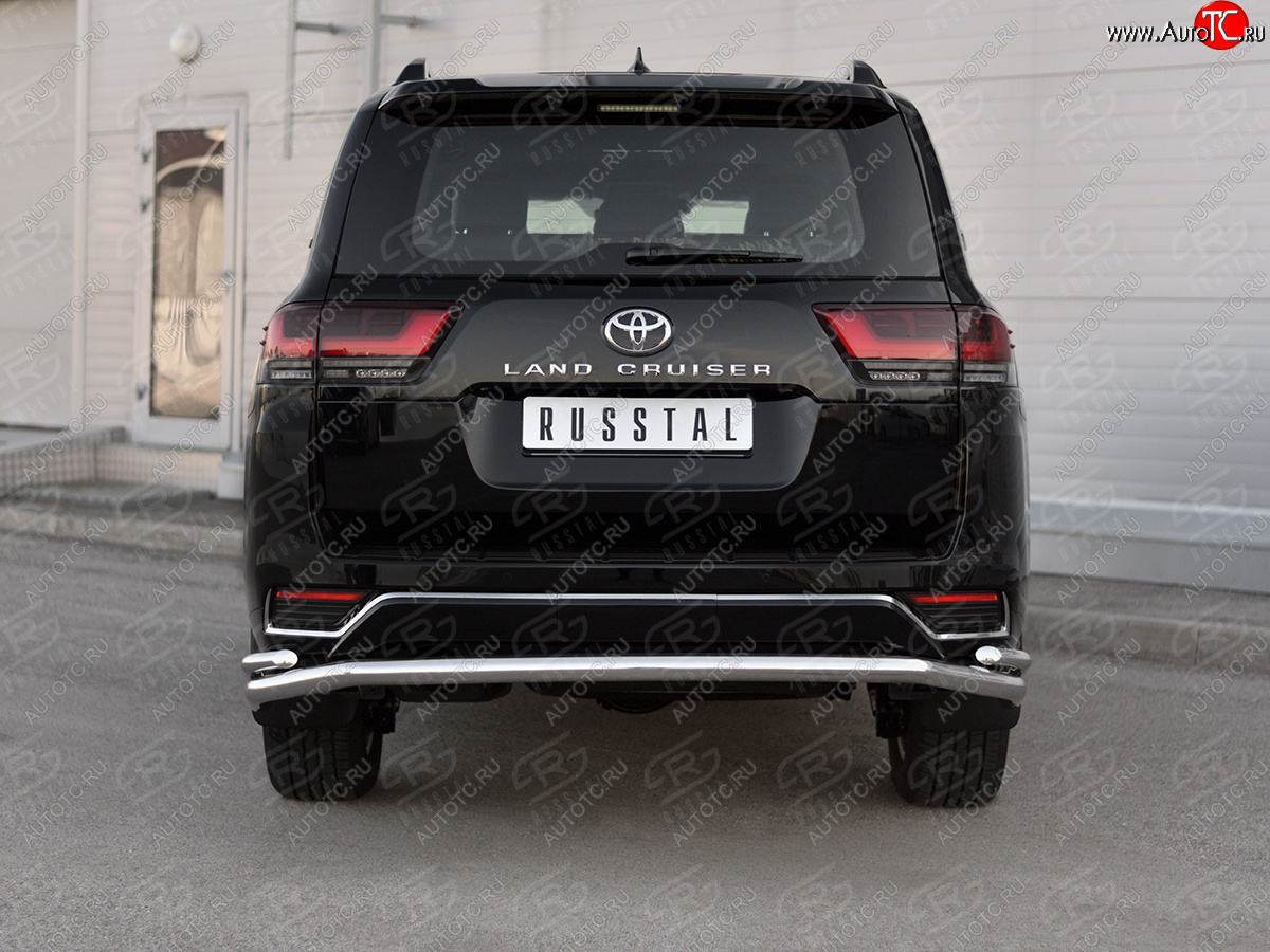 26 999 р. Защита заднего бампера (2 трубы Ø63 и 42 мм, нержавейка, 70TH ANNIVERSARY) SLITKOFF  Toyota Land Cruiser  J300 (2021-2025) дорестайлинг (полированная нержавейка)  с доставкой в г. Керчь