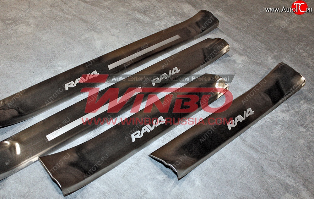 4 449 р. Комплект накладок порогов c подсветкой Winbo Toyota RAV4 XA40 5 дв. рестайлинг (2015-2019)  с доставкой в г. Керчь