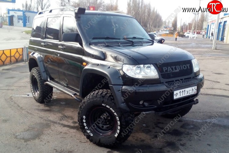 8 999 р. Решетка радиатора CrTuning - Чёрный БРУТ Уаз Патриот 3163 5 дв. дорестайлинг (2005-2013) (Установка с пластиковым бампером, Без надписи PATROT)  с доставкой в г. Керчь