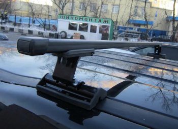 3 049 р. Багажник универсальный на крышу INTER С-15 (на крышу с винтовым соединением предусмотренным автопроизводителем) Ford Focus 3 седан рестайлинг (2014-2019) (Поперечины стальные (1400 мм, без обтекателя опор))  с доставкой в г. Керчь. Увеличить фотографию 3