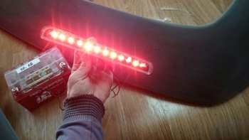 429 р. Универсальный LED стоп сигнал 21103716810 (22х2х4 см) Jeep Compass MP дорестайлинг (2016-2022) (Красный)  с доставкой в г. Керчь. Увеличить фотографию 2