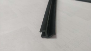 Универсальный уплотнитель FlexLine (15.5 mm U-LIP, клеевая основа)  