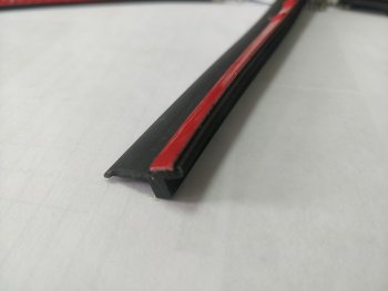 Универсальный уплотнитель (подложка) FlexLine (на самоклеящейся основе, 1 погонный метр)  