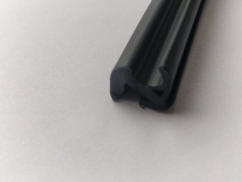 Универсальный уплотнитель FlexLine (8 mm U-LIP 2 лепестка, 1 погонный метр)  