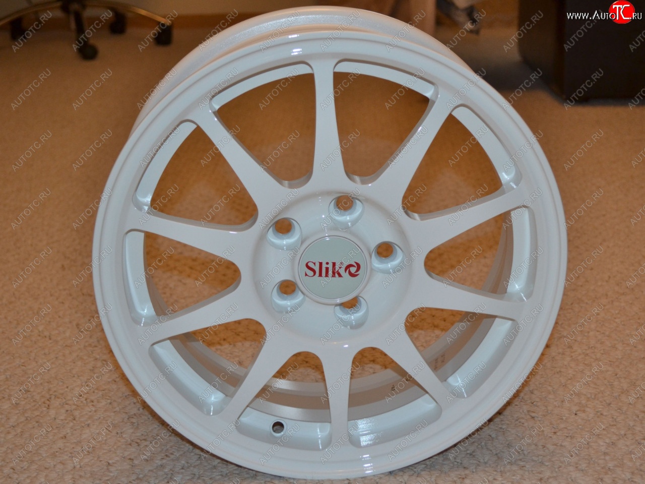 14 799 р. Кованый диск Slik Classik 6x15 (Белый)   (Цвет: Белый)  с доставкой в г. Керчь