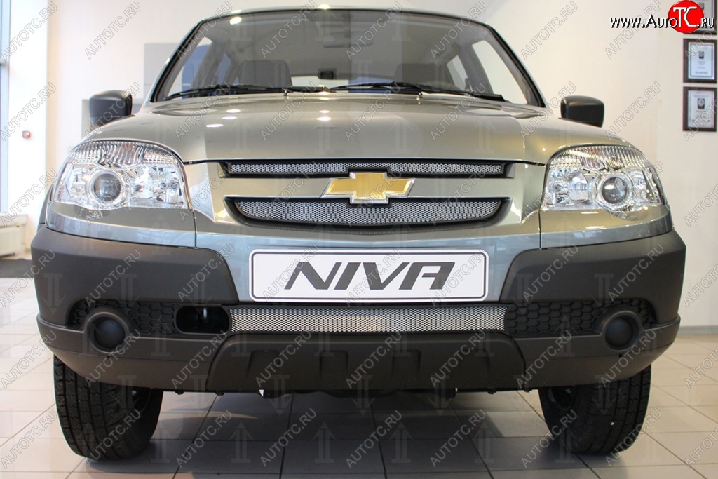 2 279 р. Защитная сетка на бампер Russtal (хром, 3 части) Chevrolet Niva 2123 дорестайлинг (2002-2008)  с доставкой в г. Керчь