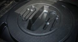 2 199 р. Органайзер запасного колеса АртФорм в багажник   Лада Приора 2170 седан дорестайлинг (2007-2014)  с доставкой в г. Керчь. Увеличить фотографию 2