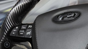 15 999 р. Анатомическое рулевое колесо Limited Edition (карбон и кожа алькантара)  Лада XRAY - Ларгус (Без подогрева, На базе руля клиента)  с доставкой в г. Керчь. Увеличить фотографию 3