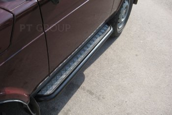 7 949 р. Порожки для ног из трубы Ø51 с алюминиевой площадкой URBAN Petroil Tuning Лада Нива 4х4 2121 3 дв. дорестайлинг (1977-2019) (Сталь с полимерным покрытием в цвет: черный ❞Шагрень❝)  с доставкой в г. Керчь. Увеличить фотографию 2