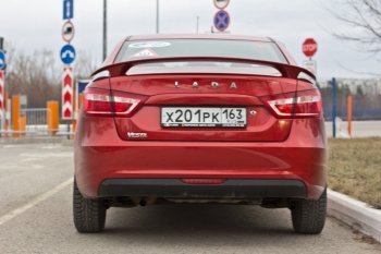 9 449 р. Спойлер Артформ Лада Веста 2180 седан дорестайлинг (2015-2023) (Окрашенный)  с доставкой в г. Керчь. Увеличить фотографию 2