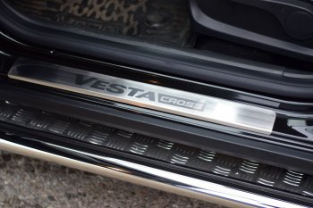 2 399 р. Пороги накладки в проем дверей Cross Petroil Tuning Лада Веста SW 2181 универсал рестайлинг (2022-2025) (Нержавейка)  с доставкой в г. Керчь. Увеличить фотографию 3