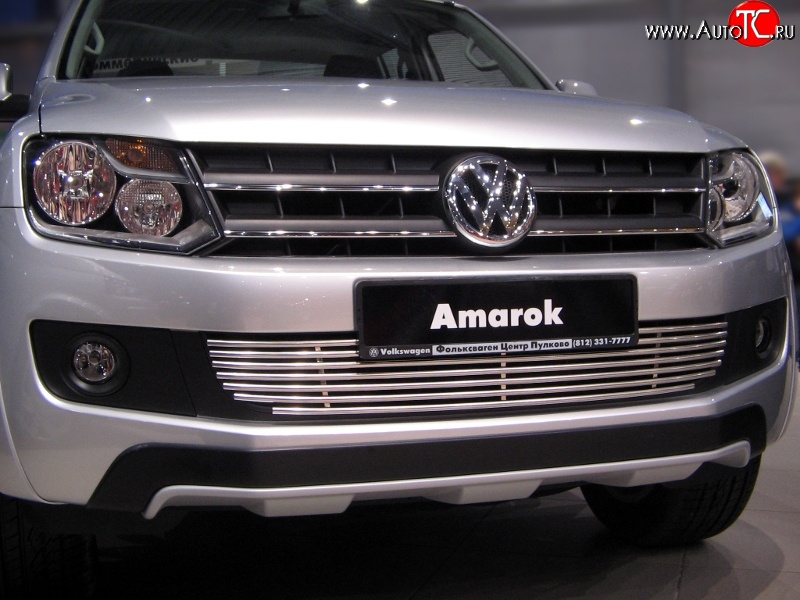 8 399 р. Декоративная вставка воздухозаборника Berkut Volkswagen Amarok дорестайлинг (2009-2016)  с доставкой в г. Керчь
