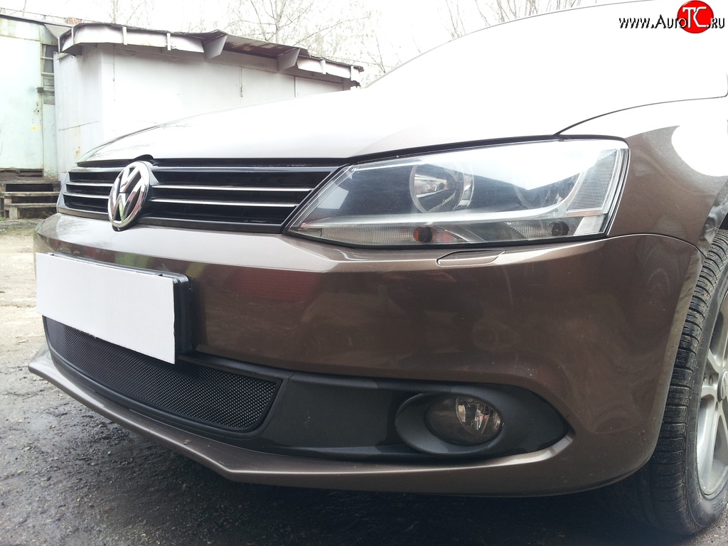 1 469 р. Сетка на бампер Russtal (черная) Volkswagen Jetta A6 седан дорестайлинг (2011-2015)  с доставкой в г. Керчь