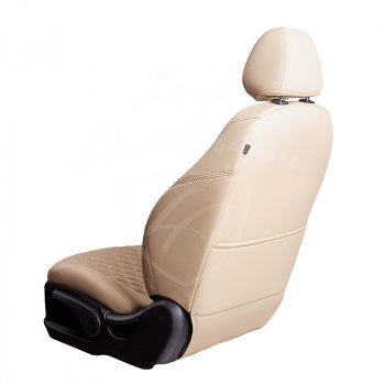 13 649 р. Чехлы для сидений (6R, 6C) Lord Autofashion Байрон (экокожа, спинка и сиденья 60/40, 2П- и 1 Г-образных подголовника)  Volkswagen Polo  5 (2009-2020) седан дорестайлинг, хэтчбек дорестайлинг, седан рестайлинг, хэтчбек рестайлинг (Бежевый, вставка бежевая, строчка бежевая)  с доставкой в г. Керчь. Увеличить фотографию 4