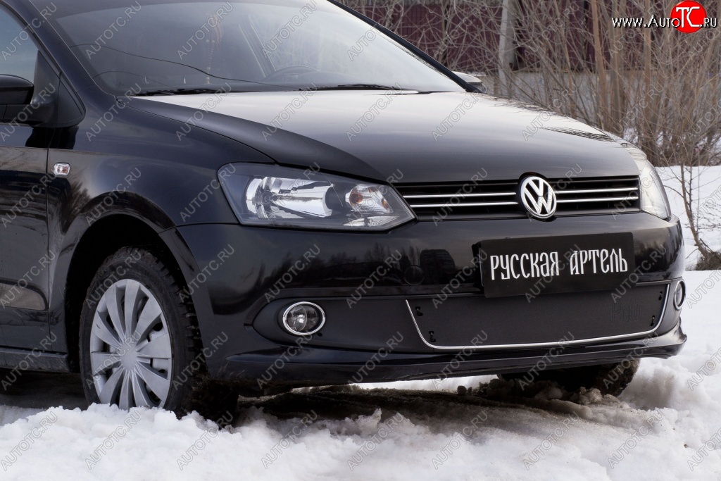 1 069 р. Зимняя заглушка решетки переднего бампера РА (Highline) Volkswagen Polo 5 седан дорестайлинг (2009-2015)  с доставкой в г. Керчь