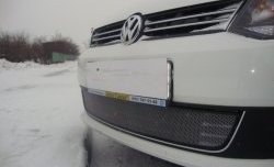 2 189 р. Сетка на бампер Russtal (хром) Volkswagen Polo 5 седан дорестайлинг (2009-2015)  с доставкой в г. Керчь. Увеличить фотографию 3