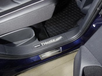 Пороги накладки задние ТСС Volkswagen Tiguan  Mk2 (2016-2022) дорестайлинг, рестайлинг (нержавейка полированная, надпись Tiguan)