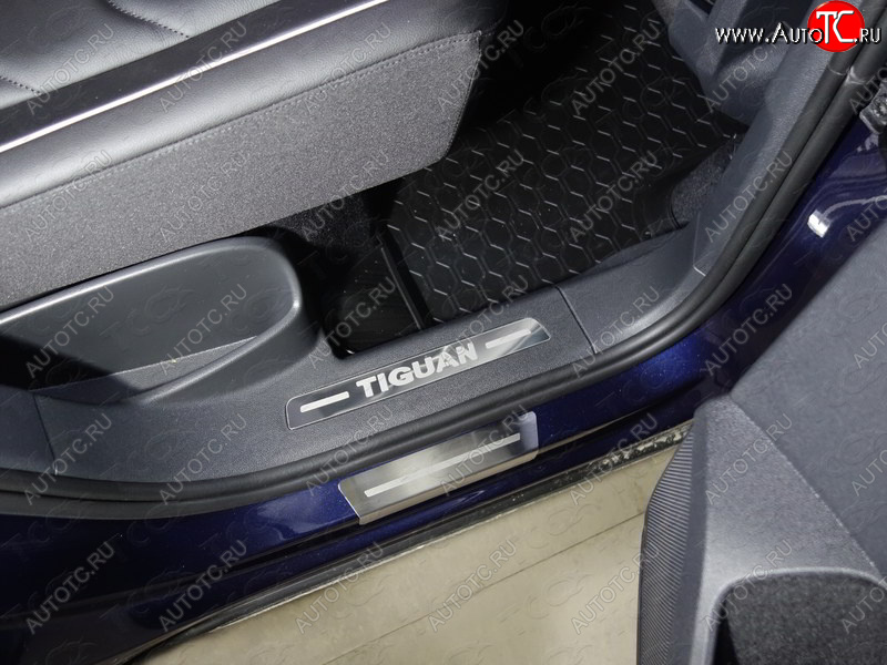 1 099 р. Пороги накладки задние ТСС Volkswagen Tiguan Mk2 дорестайлинг (2016-2020) (нержавейка полированная, надпись Tiguan)  с доставкой в г. Керчь