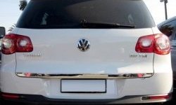 4 199 р. Накладка на крышку багажника СТ Volkswagen Tiguan NF рестайлинг (2011-2017)  с доставкой в г. Керчь. Увеличить фотографию 2